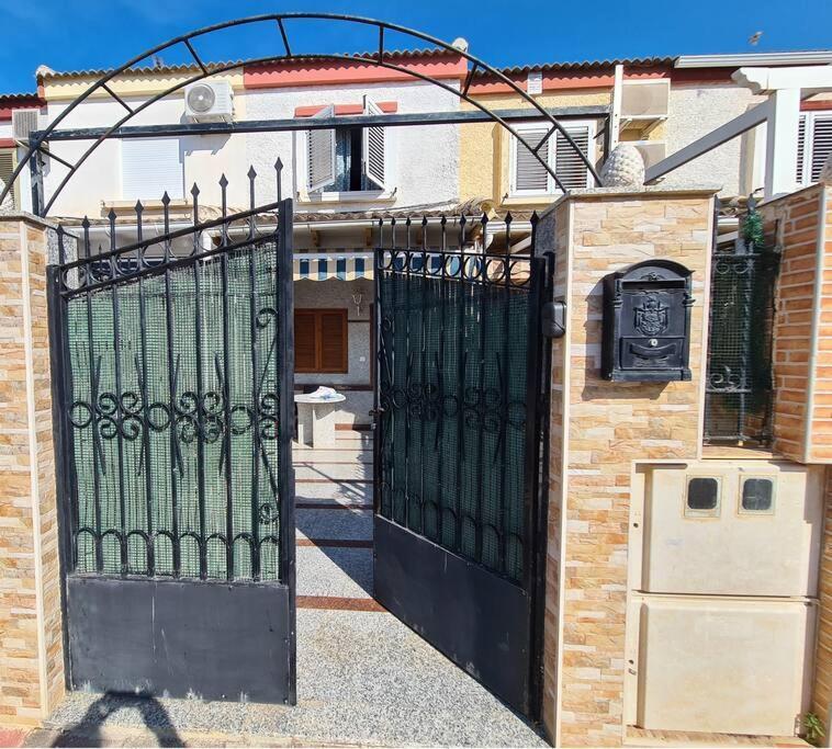 Marble Manor Guest House لوس الكاثاريس المظهر الخارجي الصورة